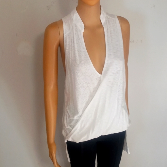 Michelle by Comune Top - Picture 2 of 5